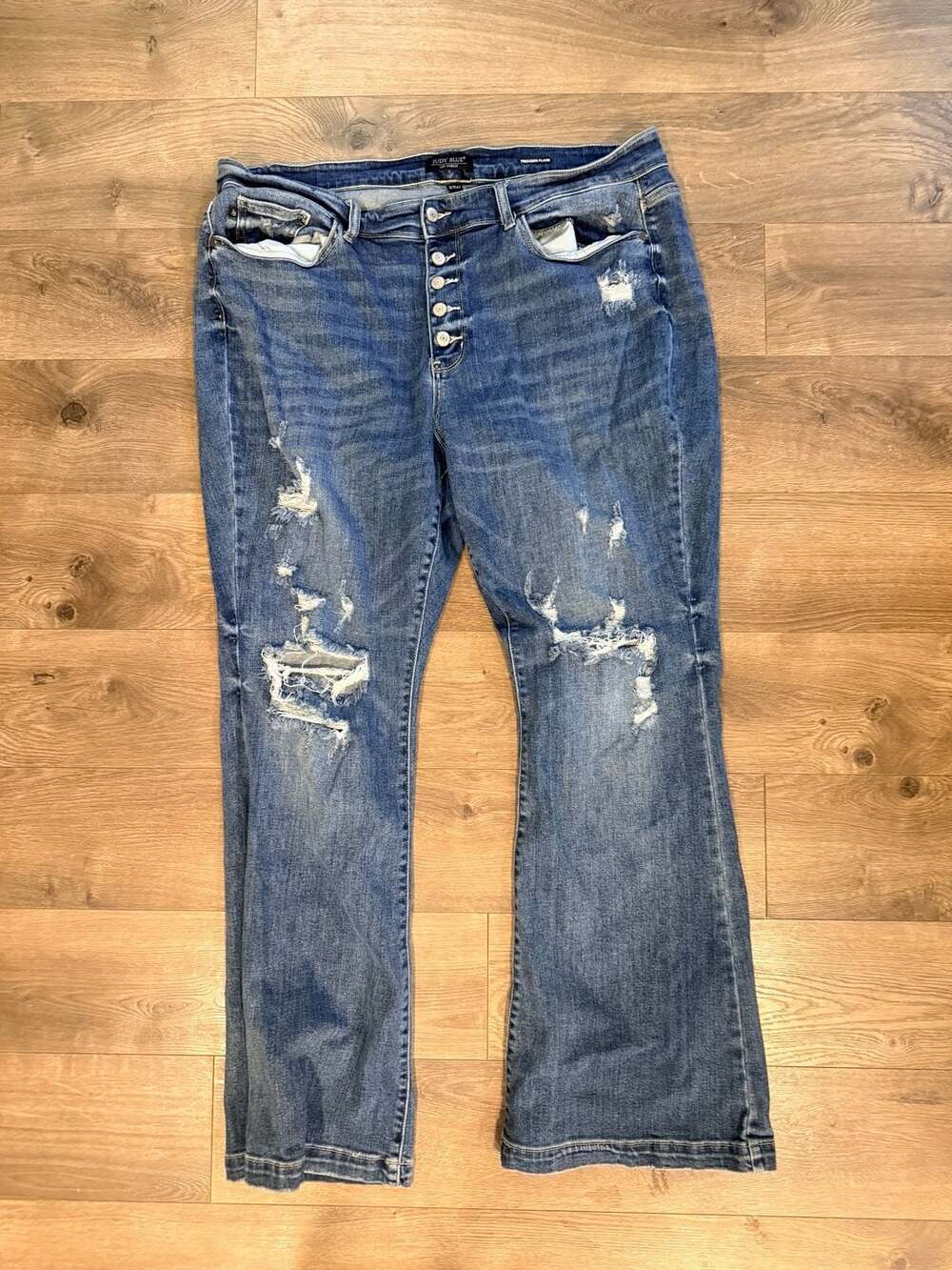 Judy Blue Distressed Women’s Flare Jeans Size 22W